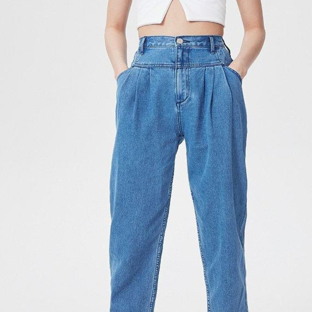 BDG - Light Denim Mom Jeans